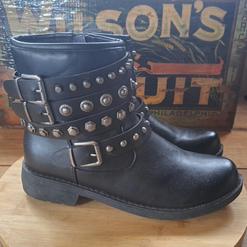 Italina by Summer Rio Stud Rio Motorcycle Ankle Boots EU 39 Womens 8-8.5 Black - Picture 4 of 15